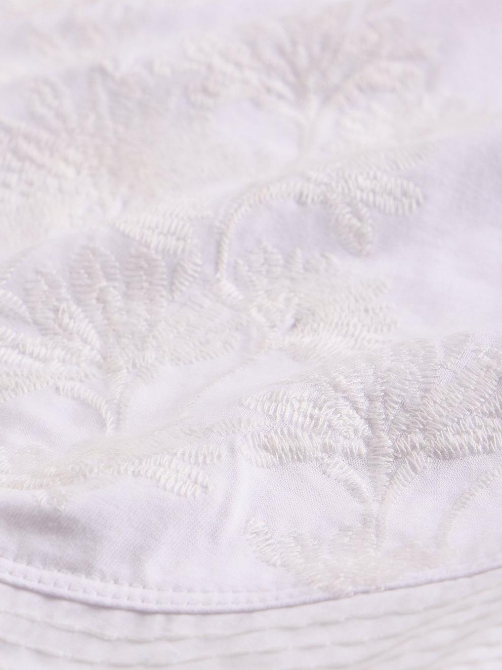 WEAVER NOTCH EMBROIDERED T-SHIRT in BRIL WHITE - FLAT DETAIL