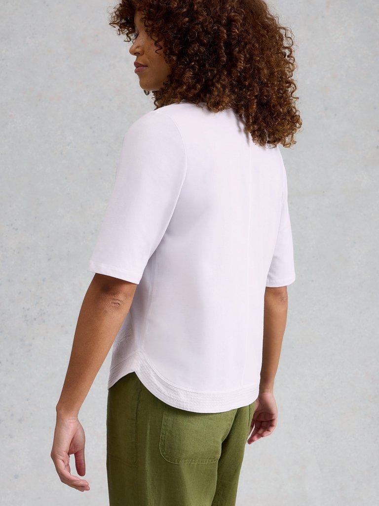 WEAVER NOTCH EMBROIDERED T-SHIRT in BRIL WHITE - MODEL BACK