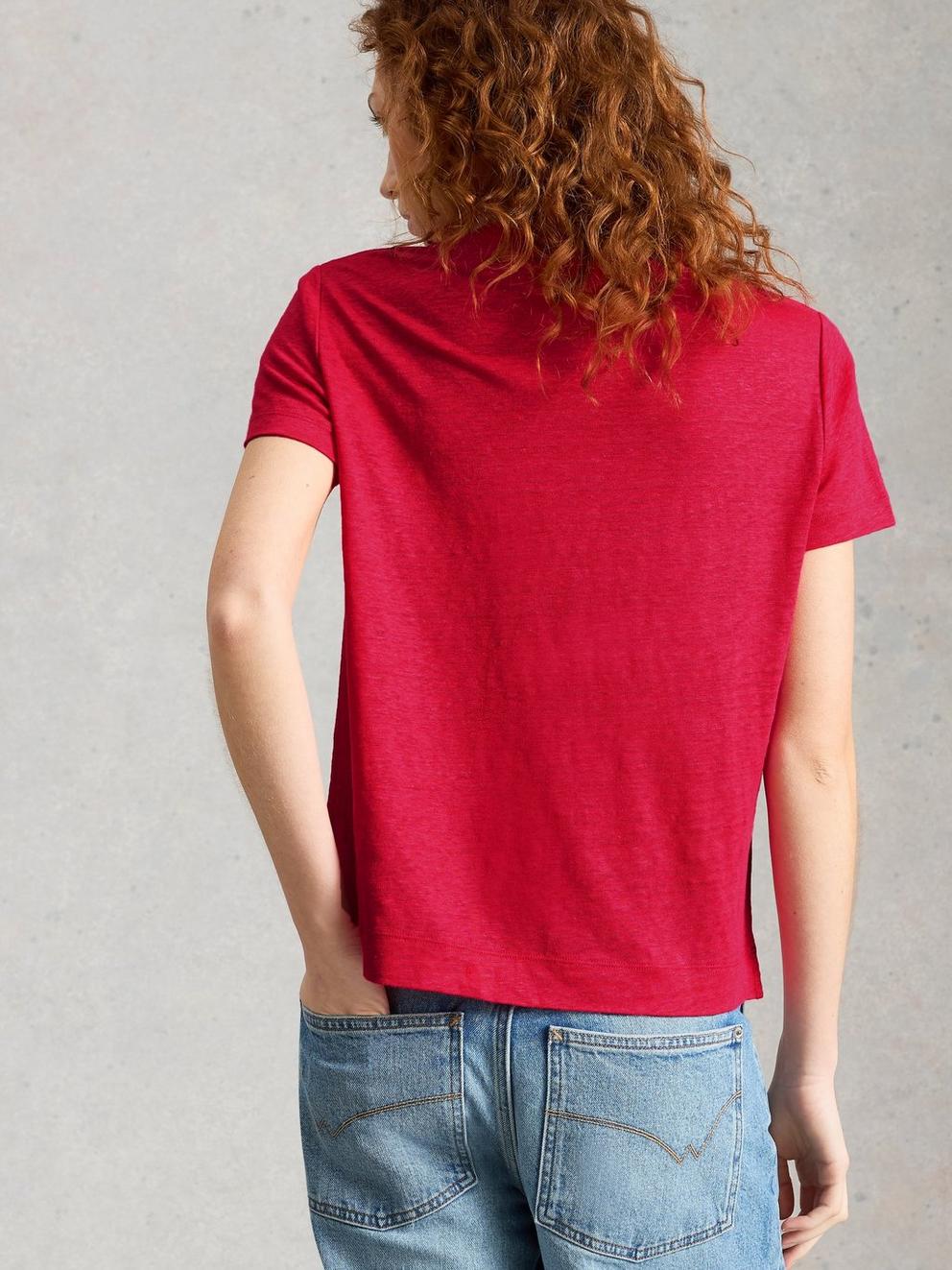 SUSIE V NECK LINEN TEE in DK PINK - MODEL BACK