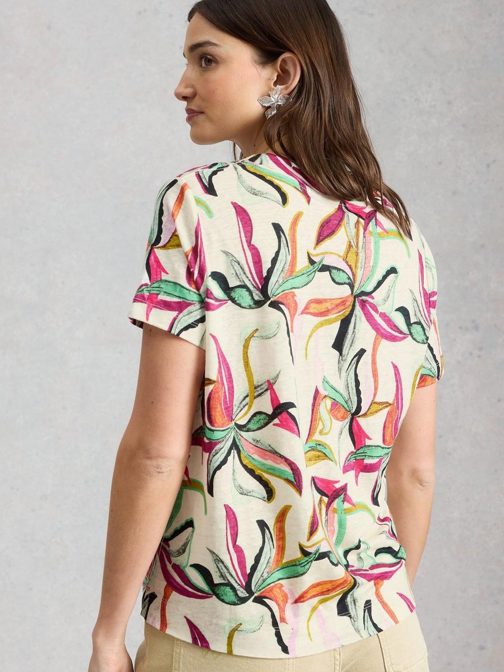 SUSIE V NECK LINEN TEE in IVORY PR - MODEL BACK