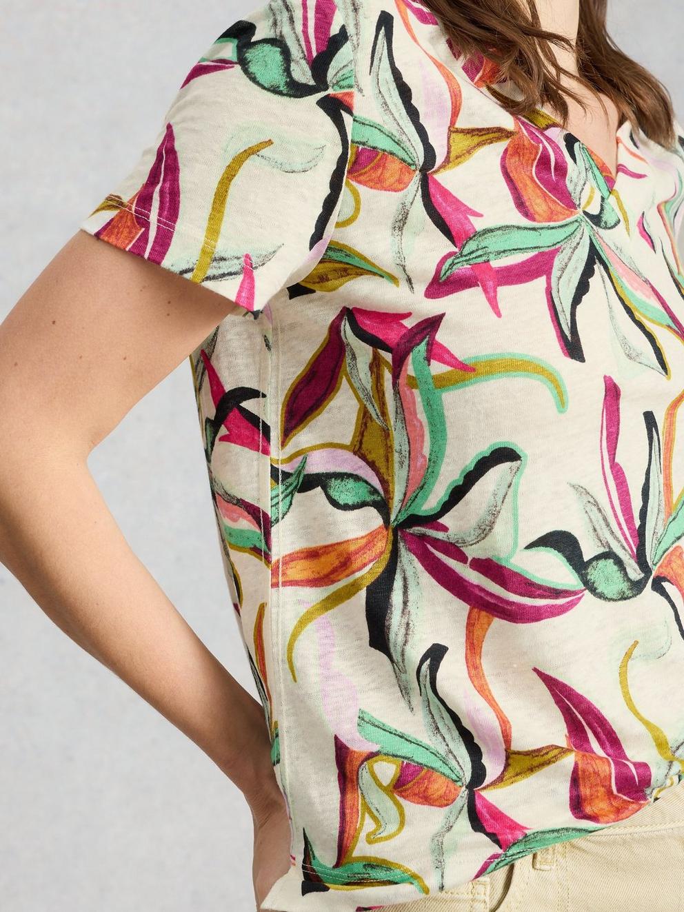 SUSIE V NECK LINEN TEE in IVORY PR - MODEL DETAIL