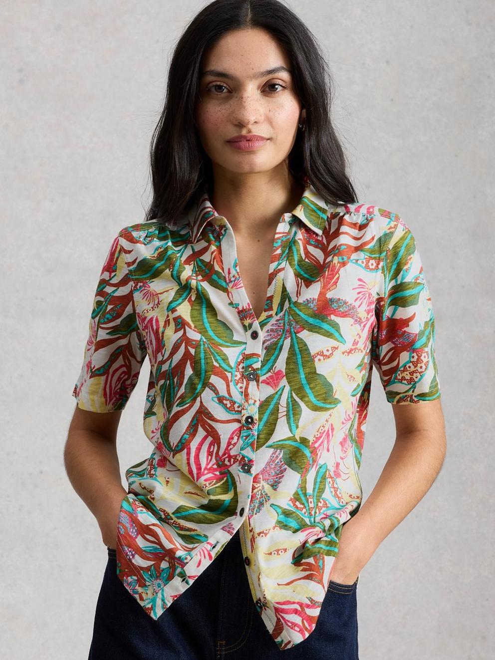 ANNIE COLLARED SHORT SLEEVE JERSEY SHIRT in IVORY PR - MODEL DETAIL