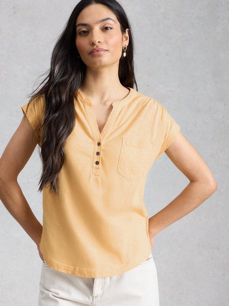 CECILY SHIRT in LGT YELLOW - MODEL DETAIL