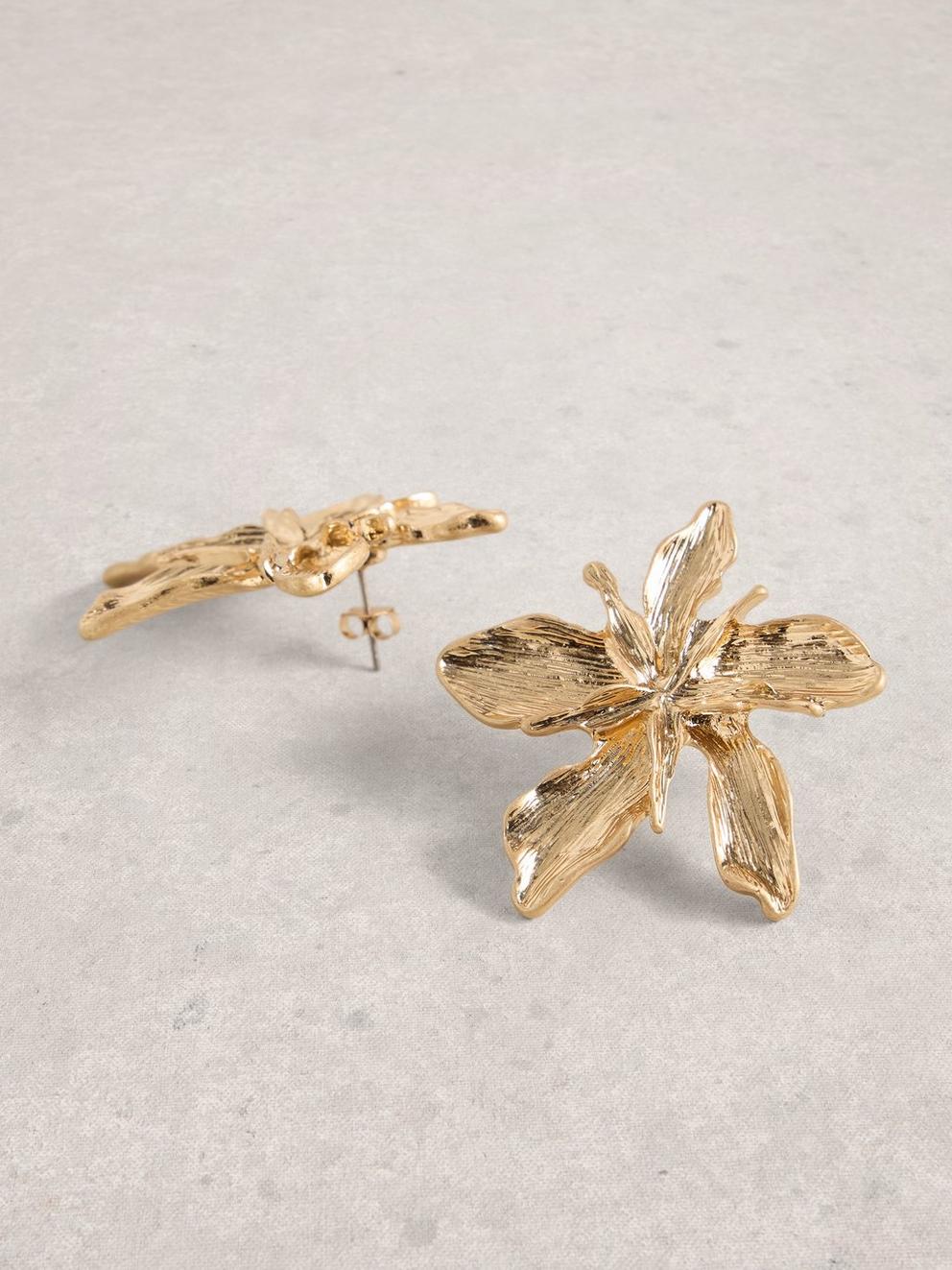 Fleur Stud Earrings in GLD TN MET - FLAT DETAIL