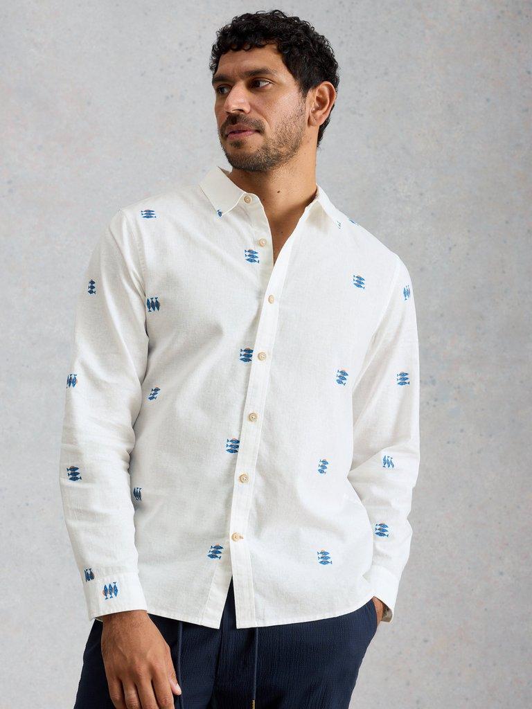 Finsbury LS Fishes Print Shirt in WHITE PR - LIFESTYLE