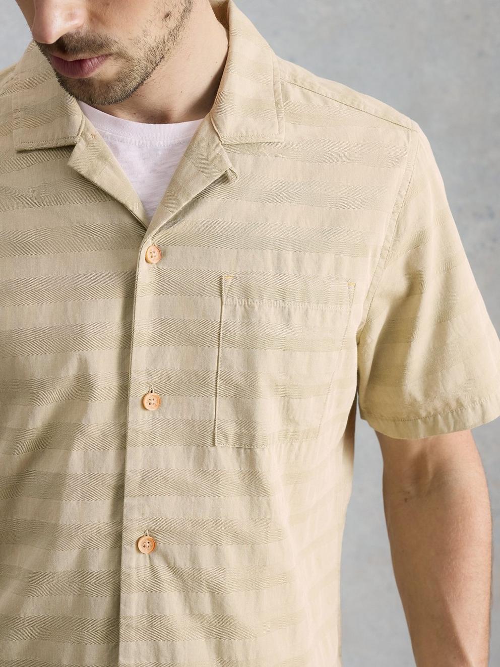 Heywood SS Herringbone Shirt in DUS GREEN - MODEL DETAIL