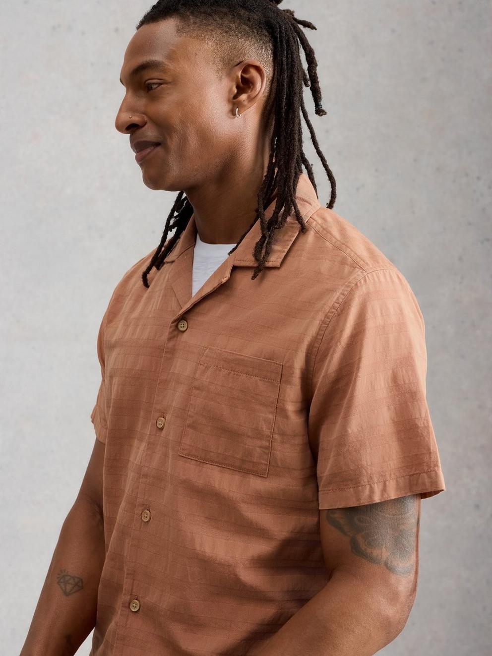 Heywood SS Herringbone Shirt in LGT ORANGE - MODEL DETAIL