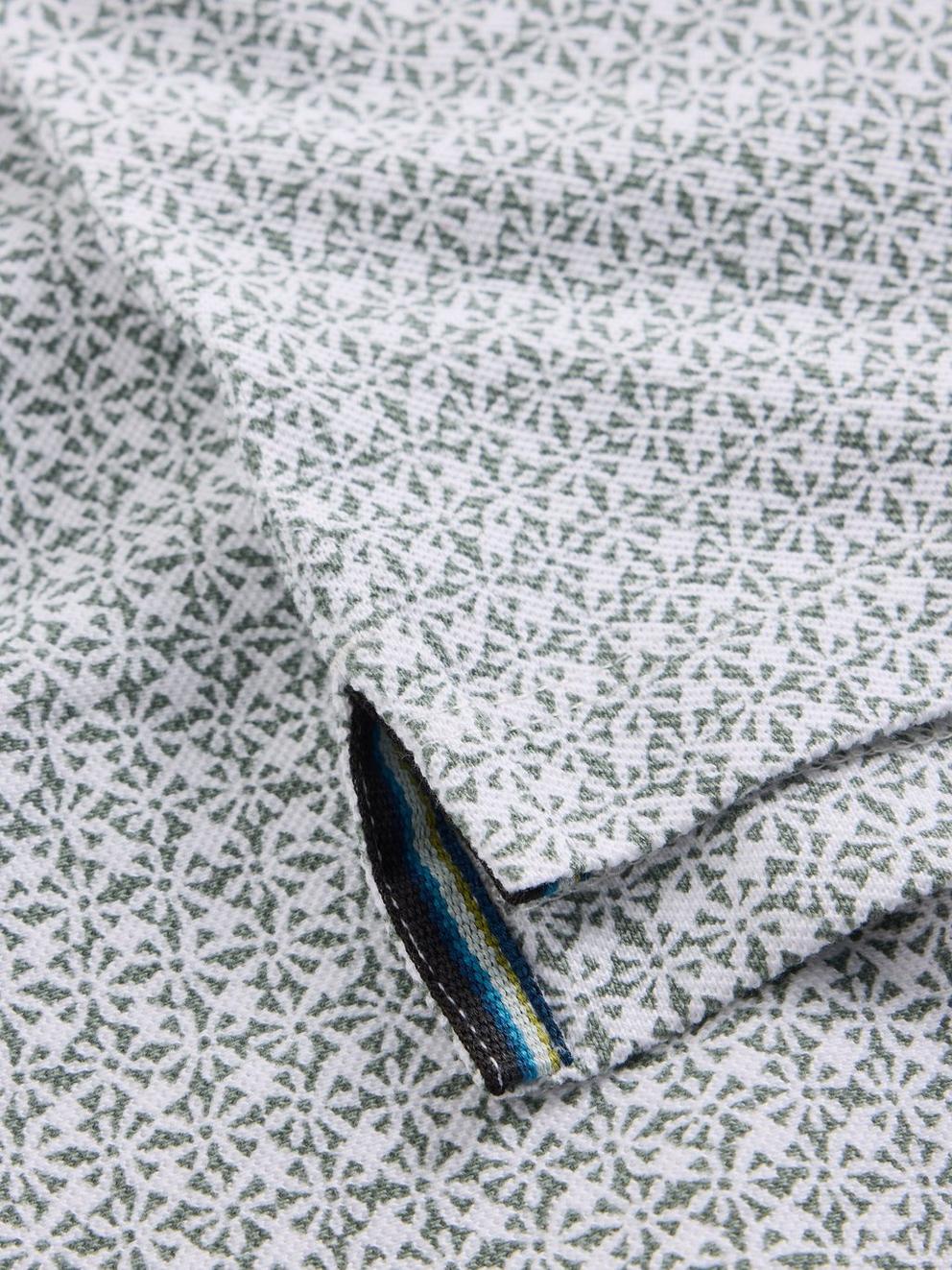 Geo Print Polo in GREEN PR - FLAT DETAIL