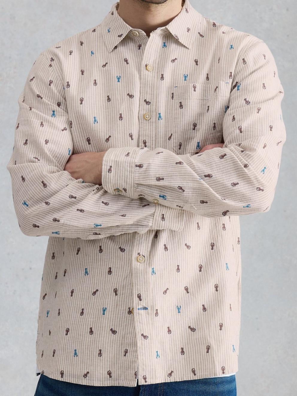 Finsbury LS Shrimp Print Shirt in NAT PR - MODEL DETAIL