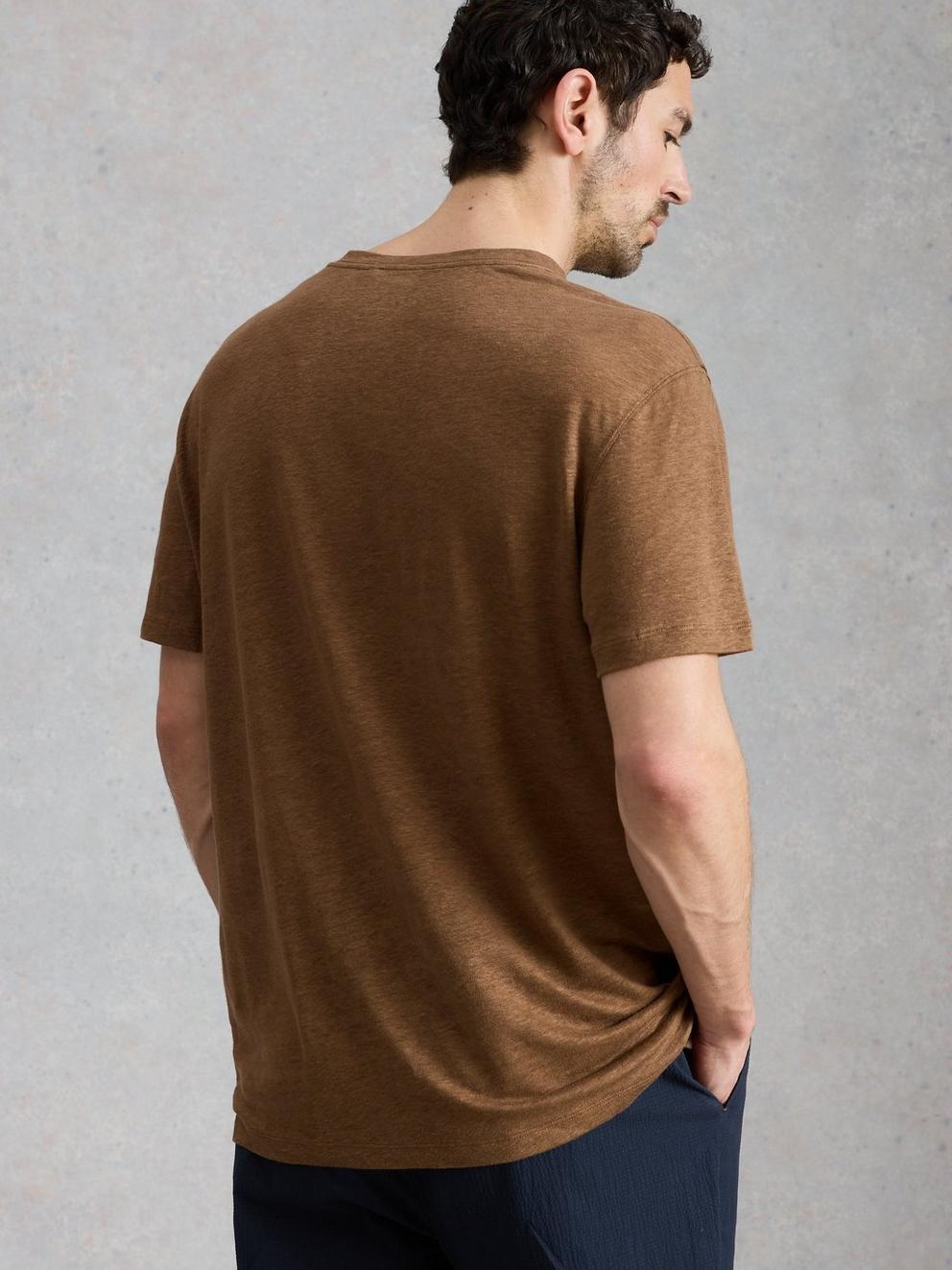 Abersoch Linen Tee in DK NAT - MODEL BACK
