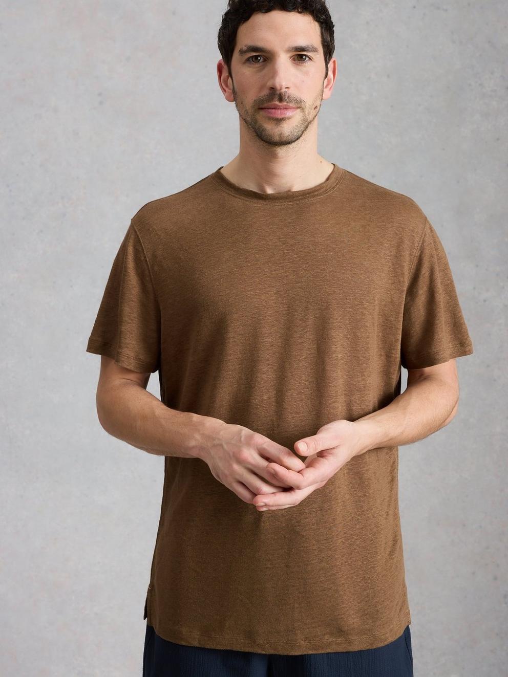 Abersoch Linen Tee in DK NAT - MODEL DETAIL