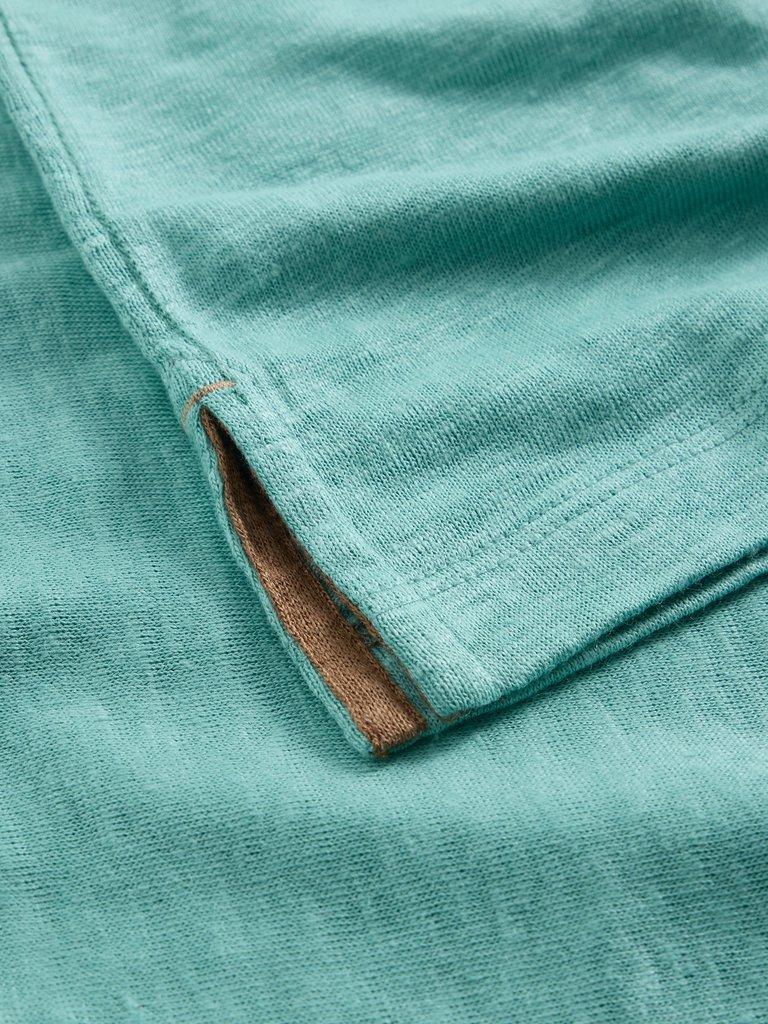 Abersoch Linen Tee in MID GREEN - FLAT DETAIL