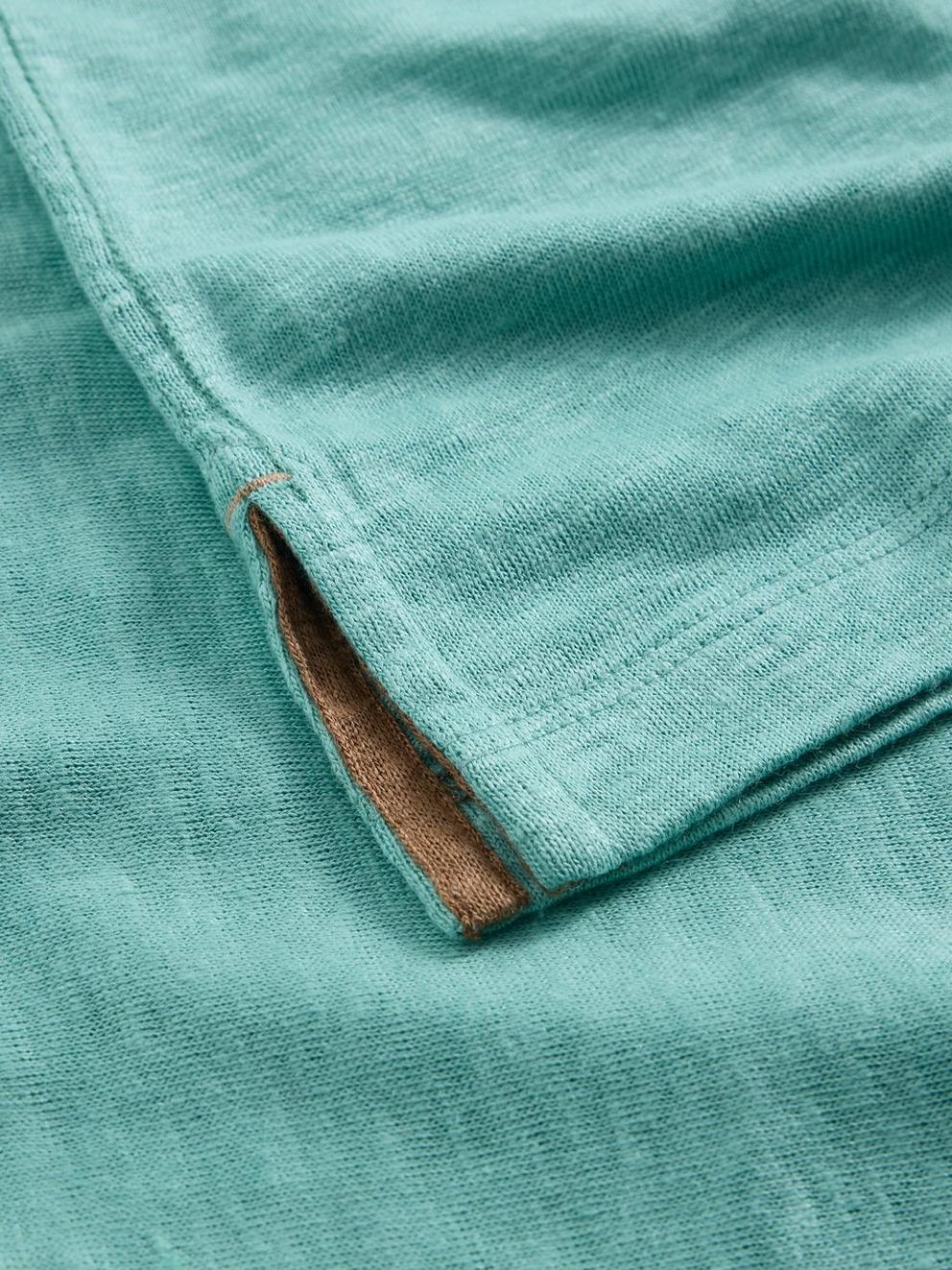 Abersoch Linen Tee in MID GREEN - FLAT DETAIL