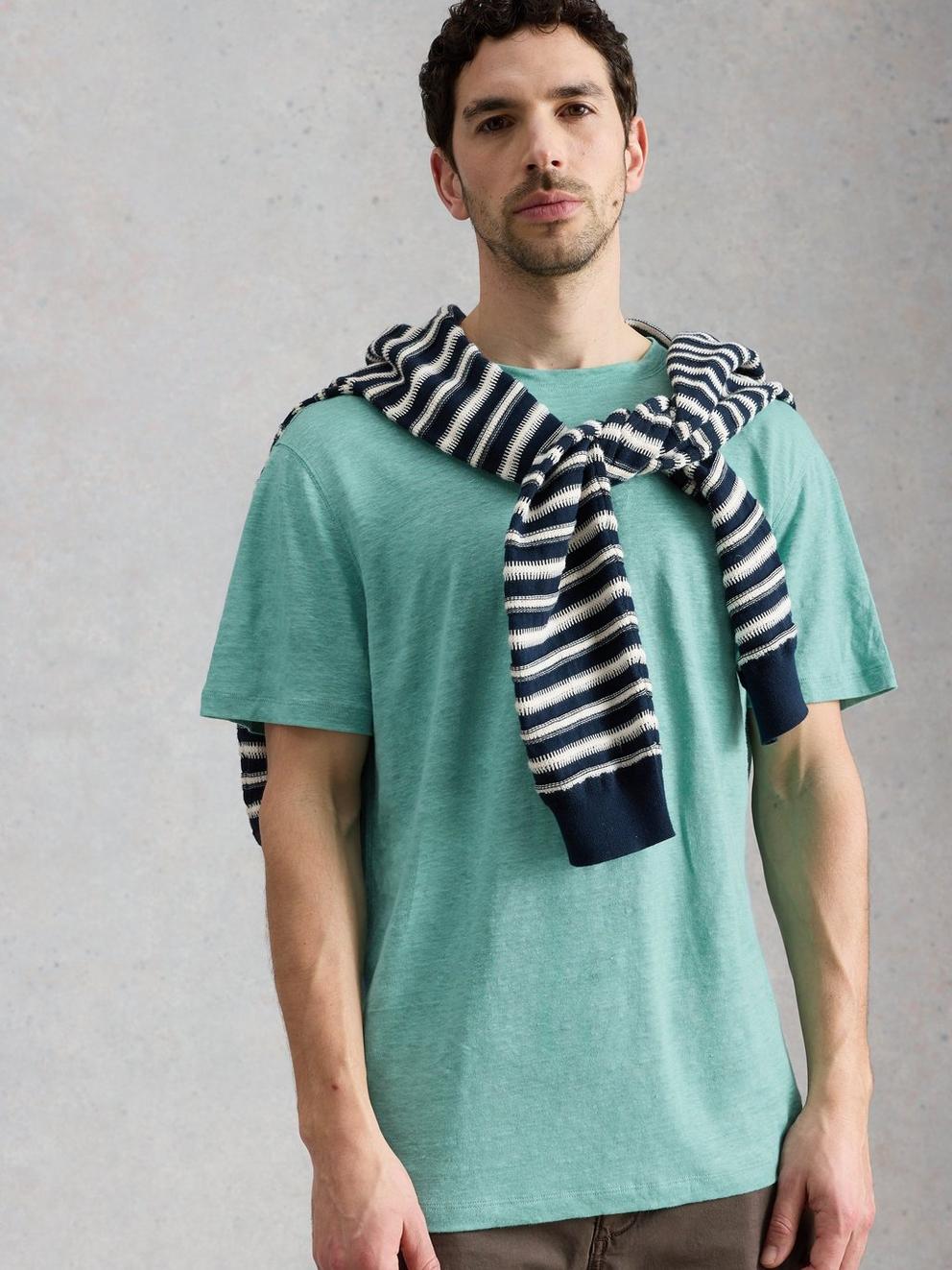 Abersoch Linen Tee in MID GREEN - LIFESTYLE