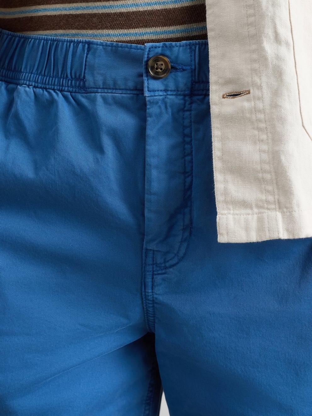 Sutton Drawstring Shorts in BRT BLUE - MODEL DETAIL