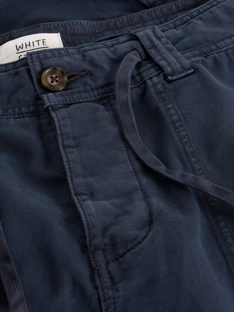 Kemble Cargo Short in DARK NAVY - FLAT DETAIL
