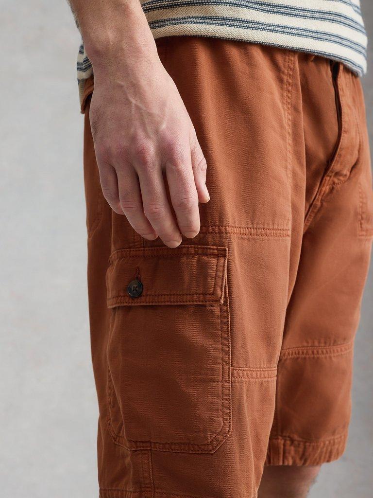 Kemble Cargo Short in MID ORANGE - MODEL DETAIL