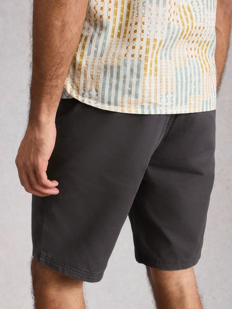 Chapman Casual Short in WASHED BLK - MODEL BACK