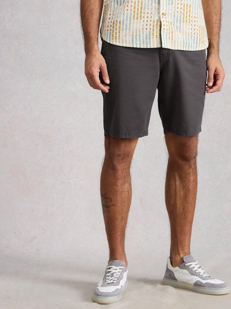 Chapman Casual Short in WASHED BLK - MODEL DETAIL