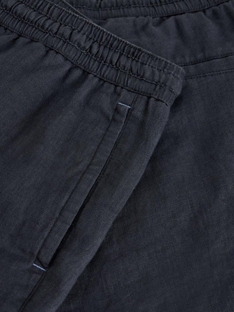 Lewes Linen Short in DARK NAVY - FLAT DETAIL