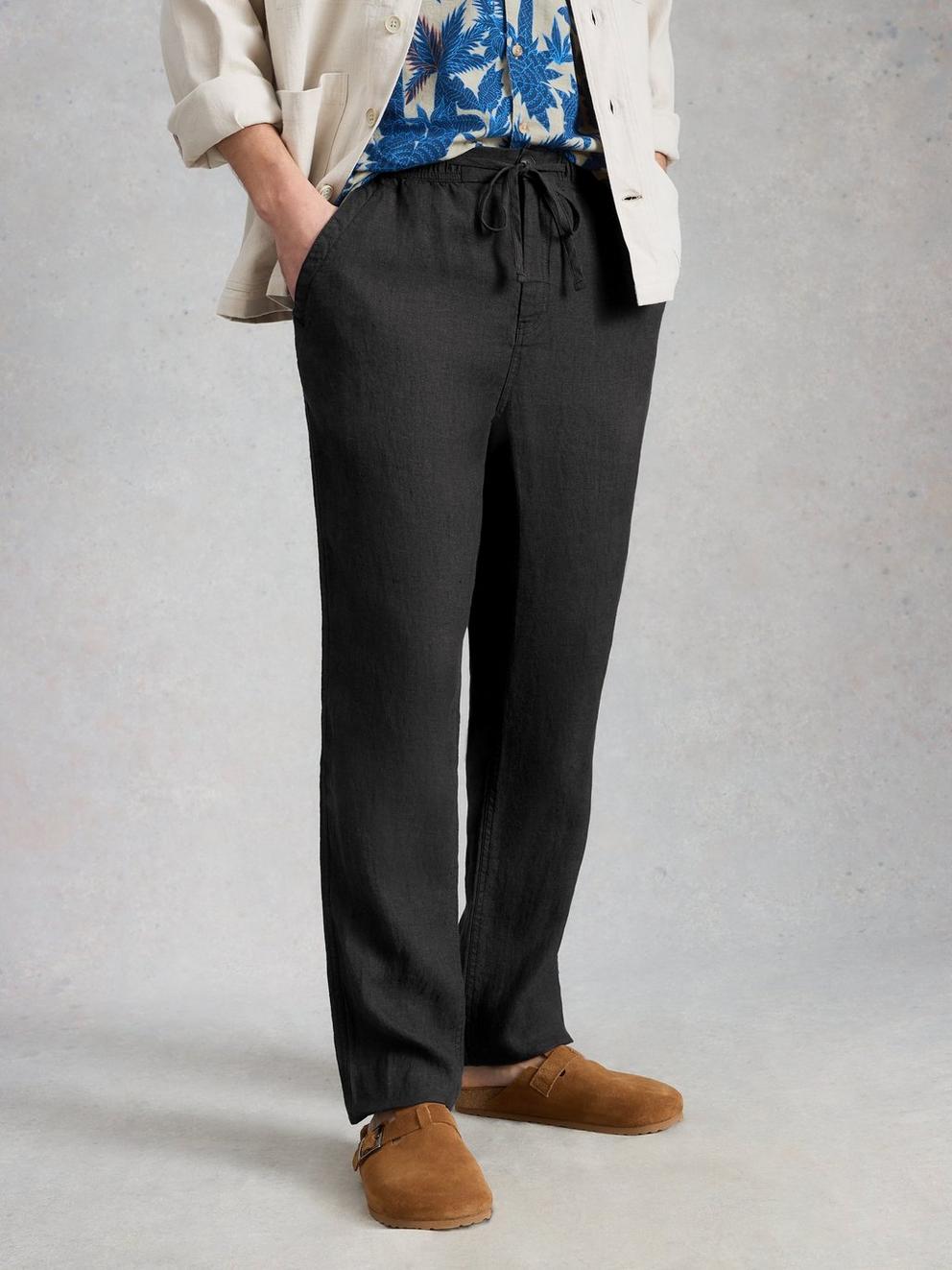 Skelmer Linen Trouser in PURE BLK - MODEL DETAIL