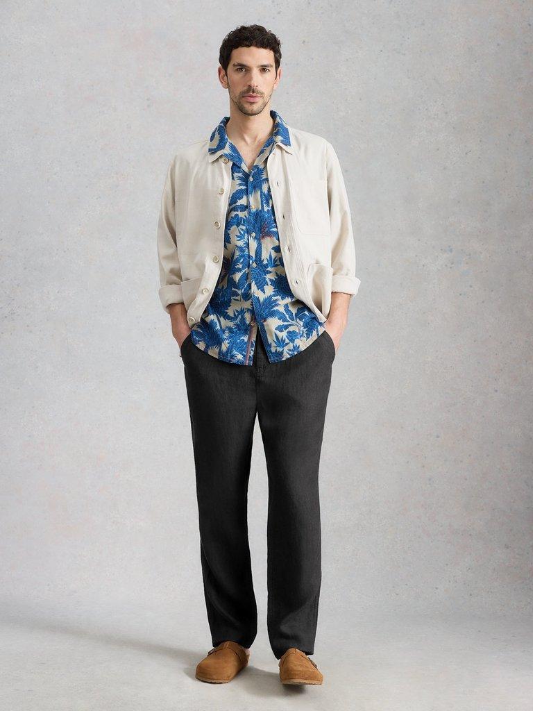 Skelmer Linen Trouser in PURE BLK - MODEL FRONT