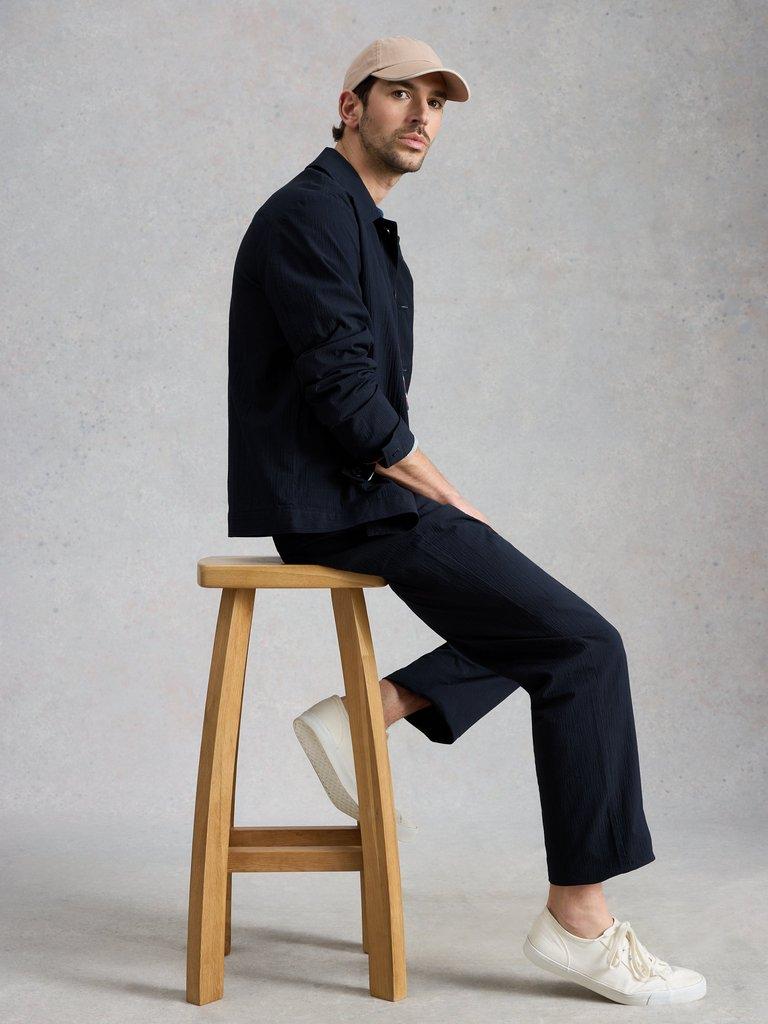 Falmouth Seersucker Trouser in DARK NAVY - LIFESTYLE
