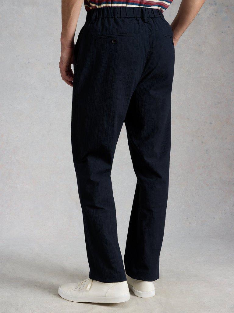 Falmouth Seersucker Trouser in DARK NAVY - MODEL BACK