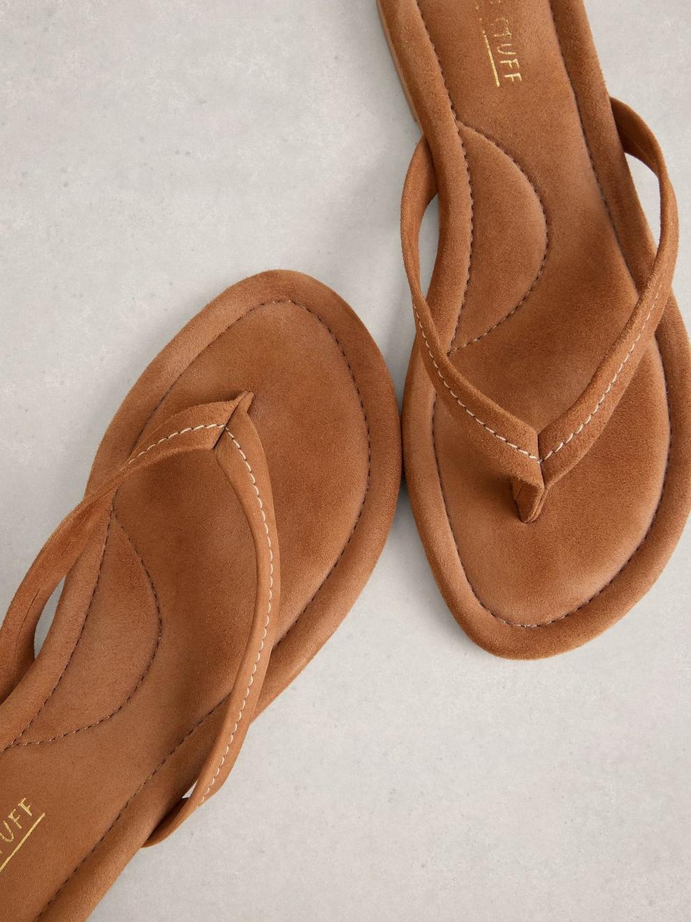 Bay Sandal in MID TAN - FLAT DETAIL