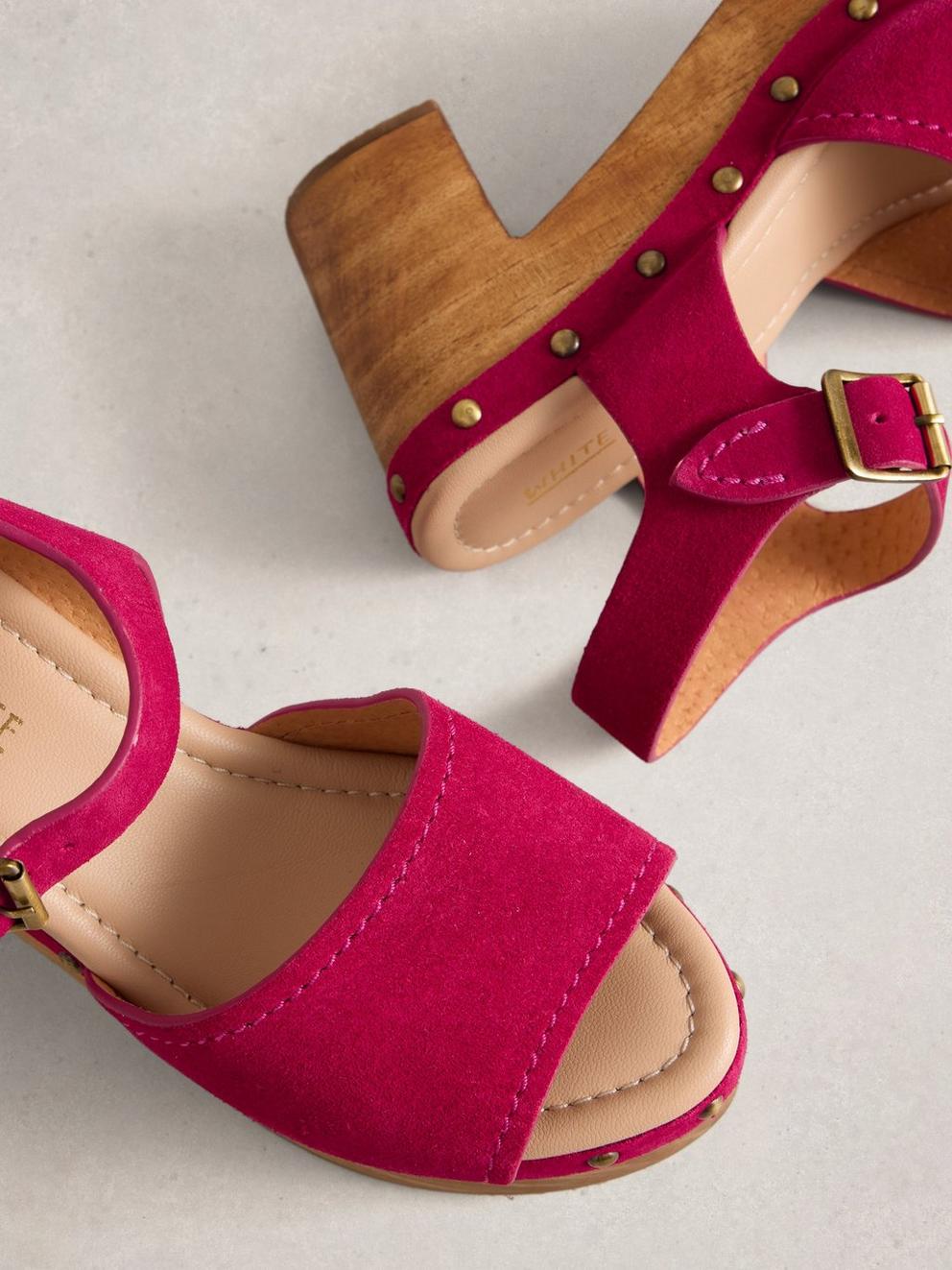 Phoebe Clogs in BRT PINK - FLAT DETAIL