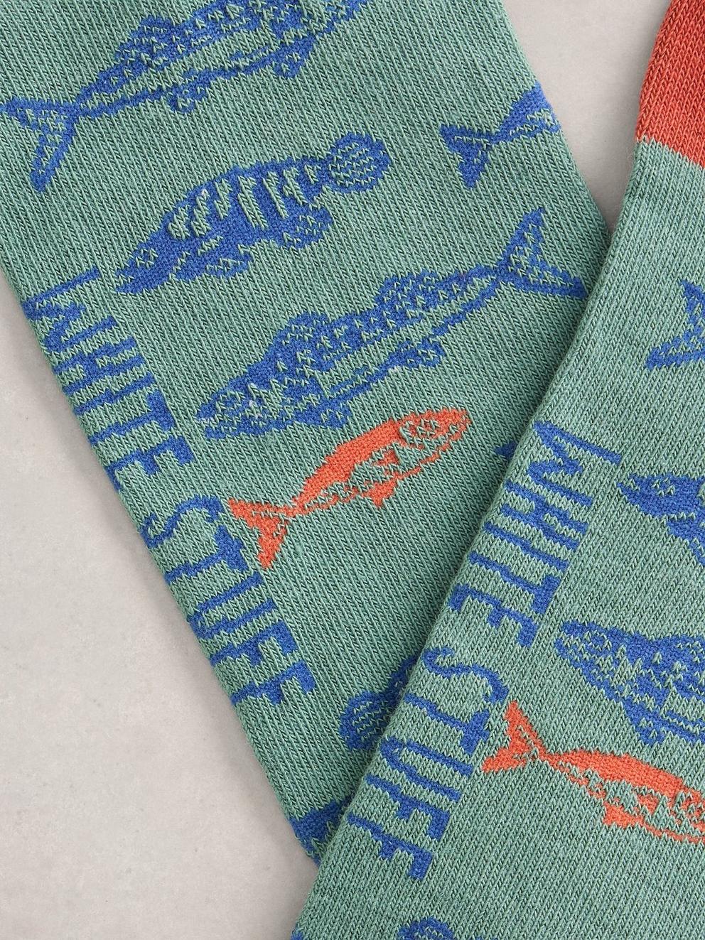 Fish Print Trainer Sock in GREEN MLT - FLAT DETAIL