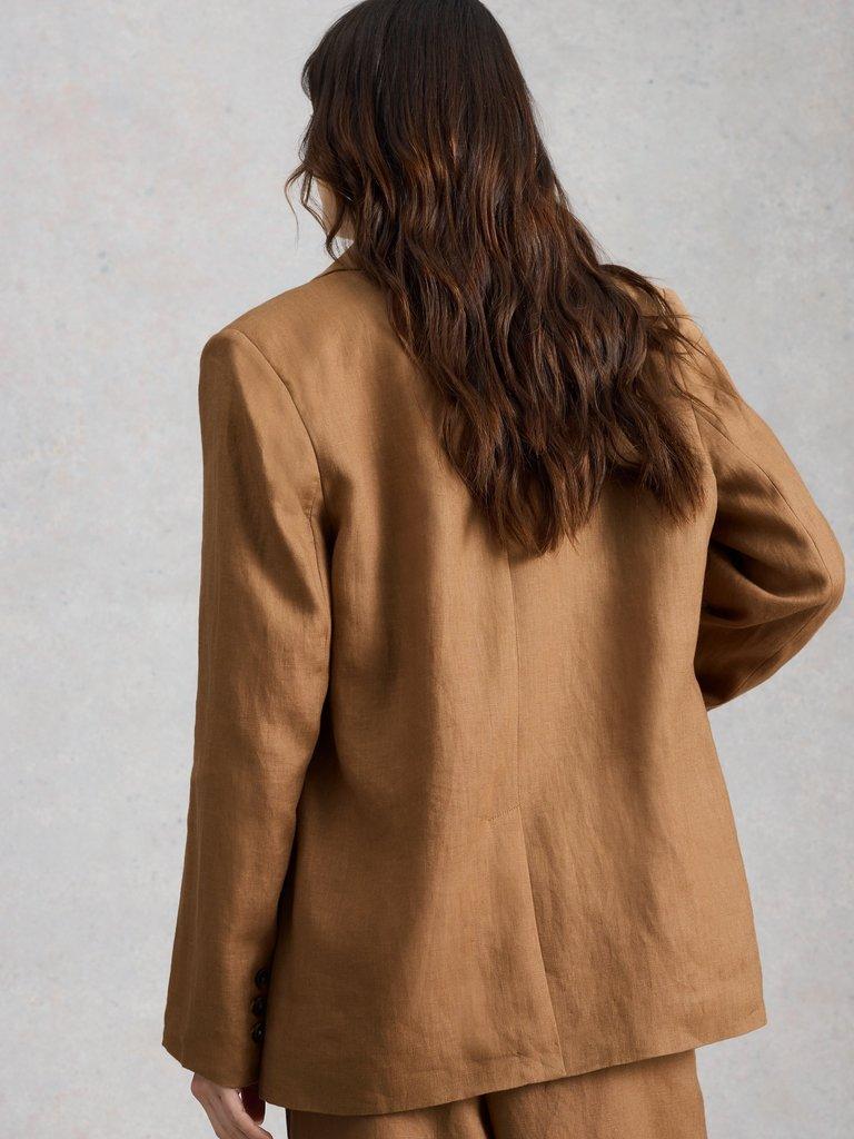 Sasha Linen Blazer in MID TAN - MODEL BACK
