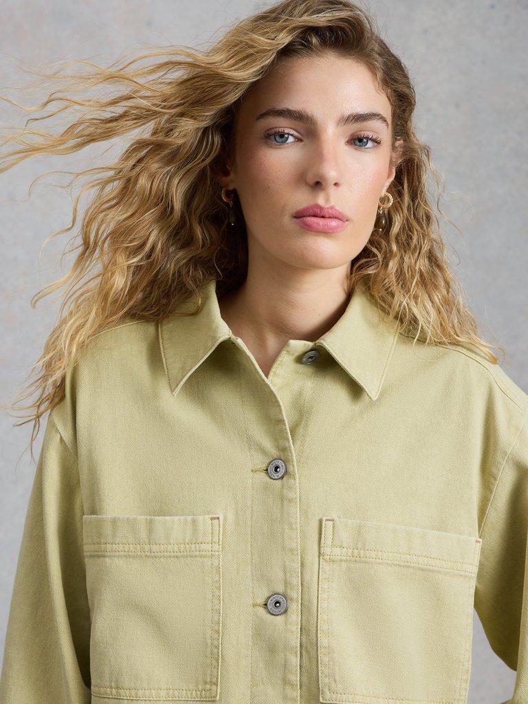 Molly Shacket in LGT GREEN - MODEL DETAIL