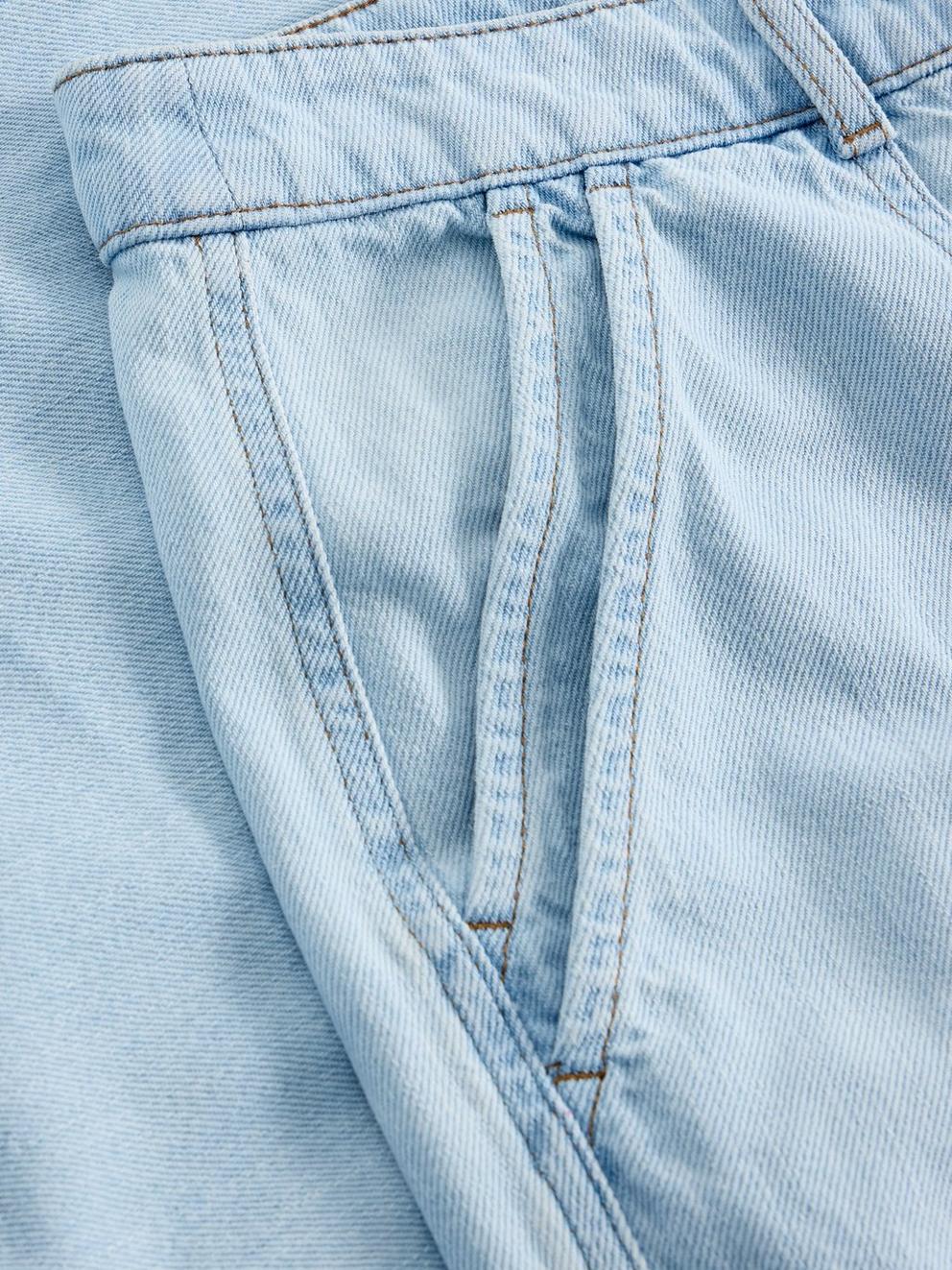 Twister Jean in LGT DENIM - FLAT DETAIL