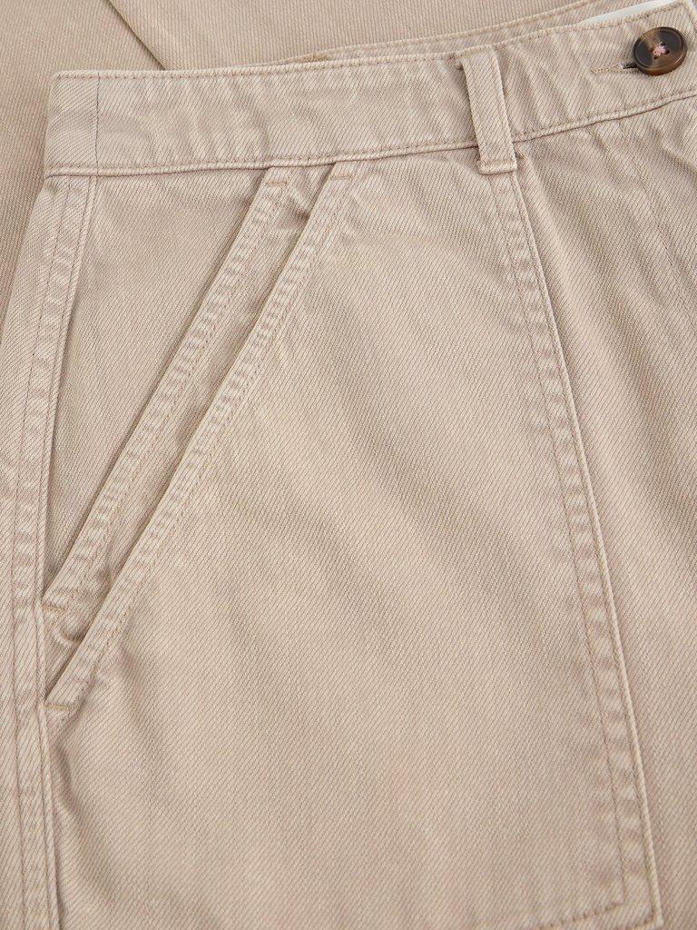 Twister Jean in LGT NAT - FLAT DETAIL