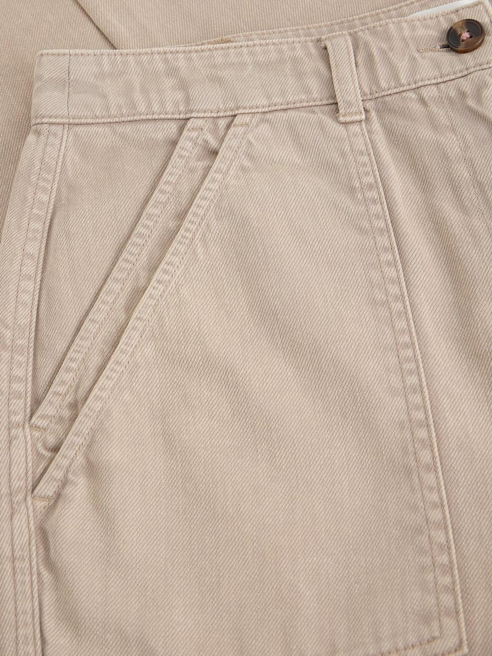 Twister Jean in LGT NAT - FLAT DETAIL