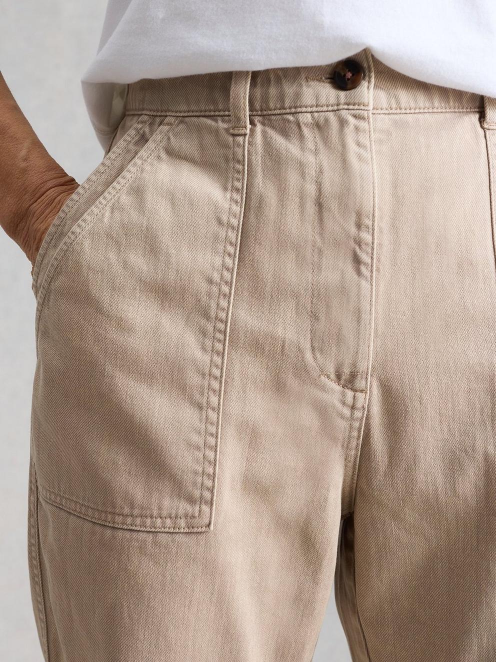 Twister Jean in LGT NAT - MODEL DETAIL