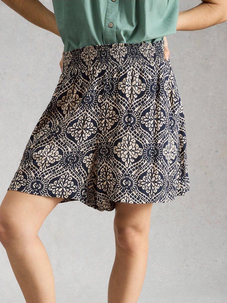 Shelly Crinkle Short in NAVY PR - MODEL DETAIL