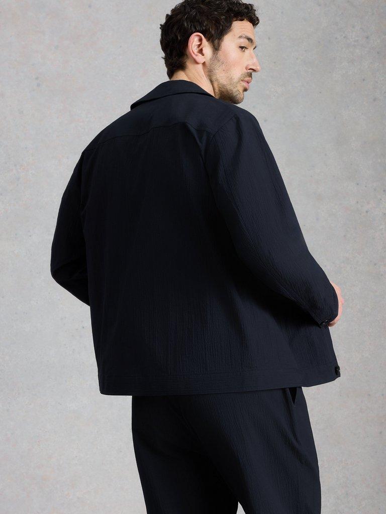 Falmouth Seersucker Jacket in DARK NAVY - MODEL BACK