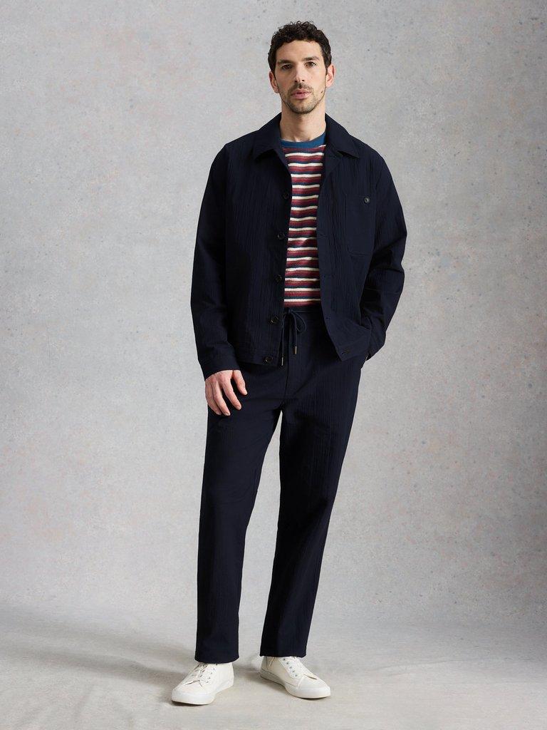 Falmouth Seersucker Jacket in DARK NAVY - MODEL FRONT