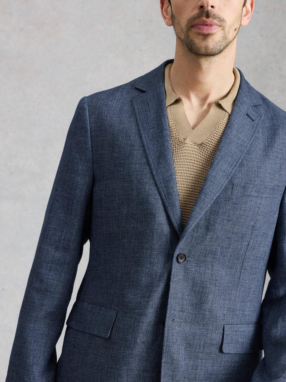 Dundee Linen Blend Blazer in INDIGO BLE - MODEL DETAIL