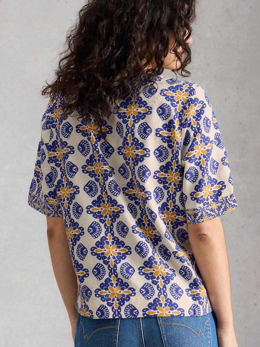 Ash Linen Blend Top in IVORY MLT - MODEL BACK