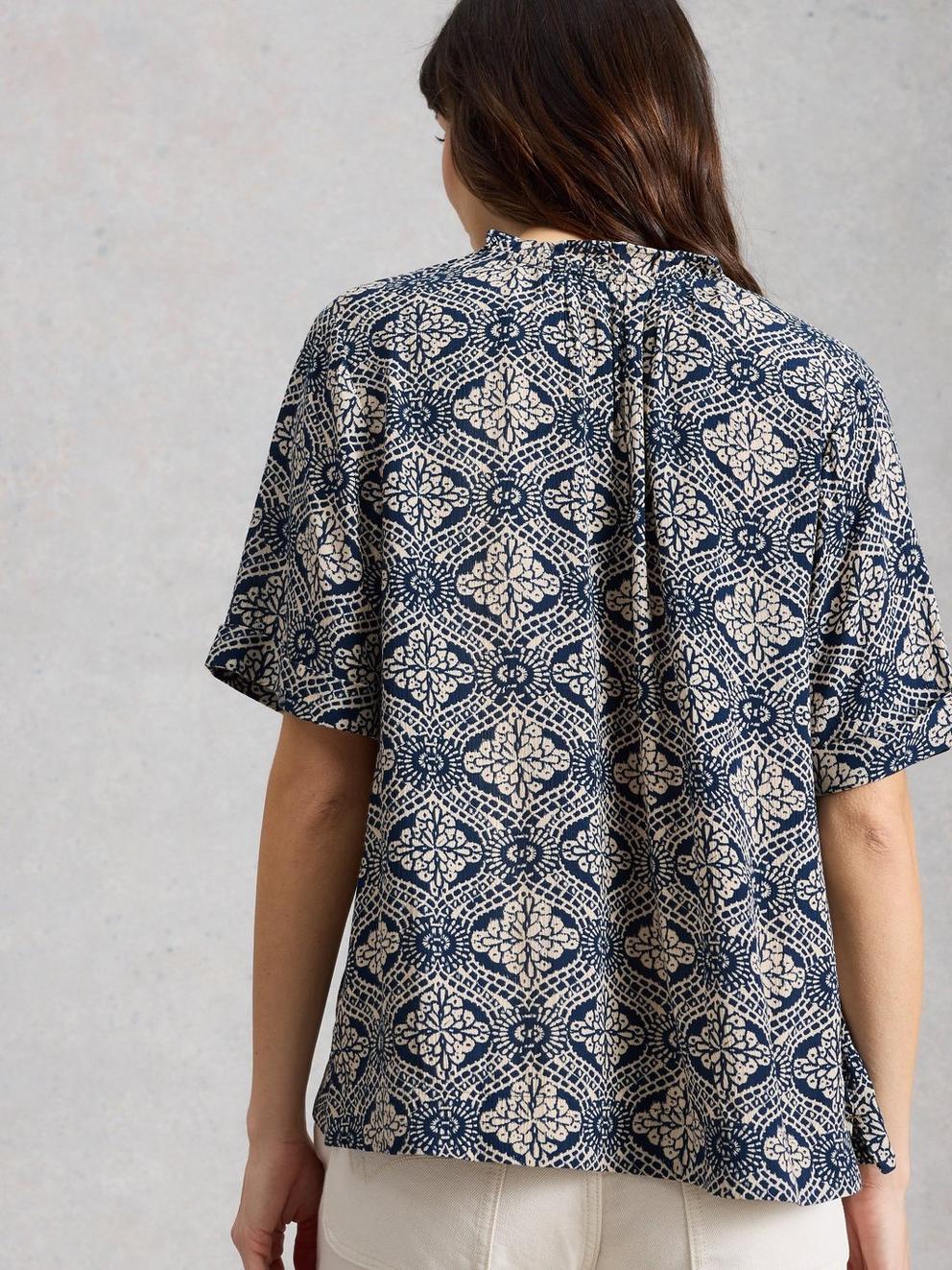 Teakie Crinkle Top in NAVY PR - MODEL BACK