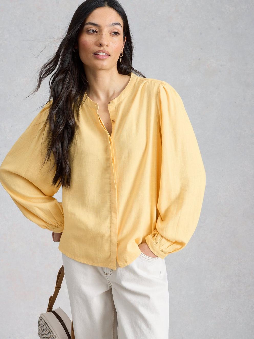 Lana Linen Blend Top in LGT YELLOW - MODEL DETAIL