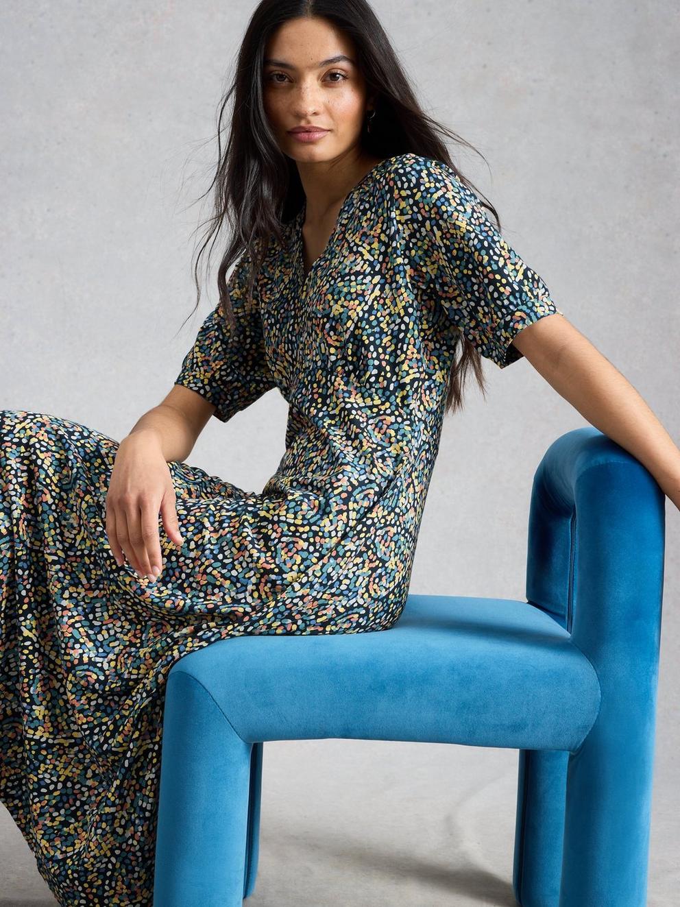 Megan Jersey Short Sleeve Midi Dress in NAVY MULTI - LIFESTYLE