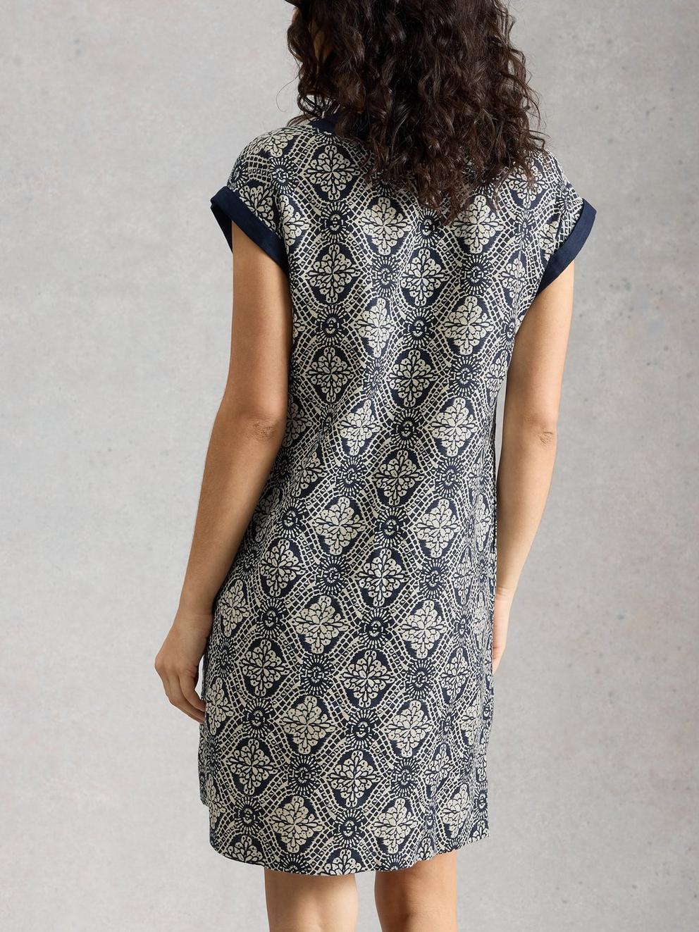 Jilly Linen Dress in NAVY MULTI - MODEL BACK