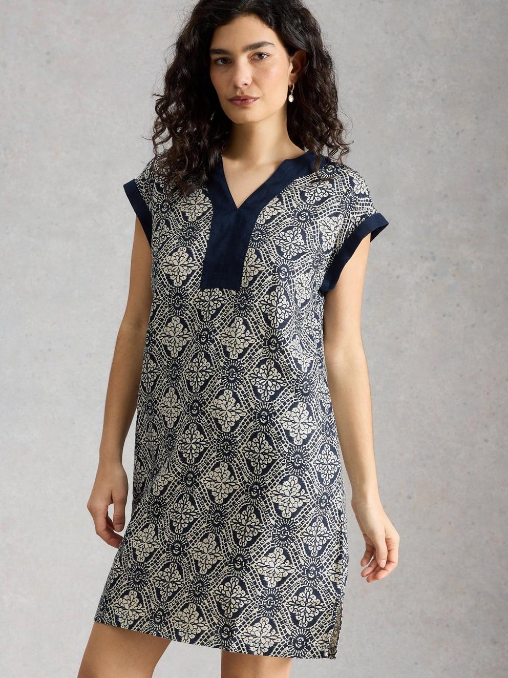 Jilly Linen Dress in NAVY MULTI - MODEL DETAIL