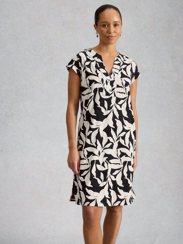 Jilly Jersey Dress in BLK PR - MODEL DETAIL