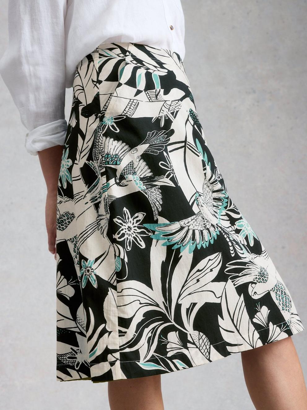 Nell Reversible Skirt in GREEN MLT - MODEL DETAIL