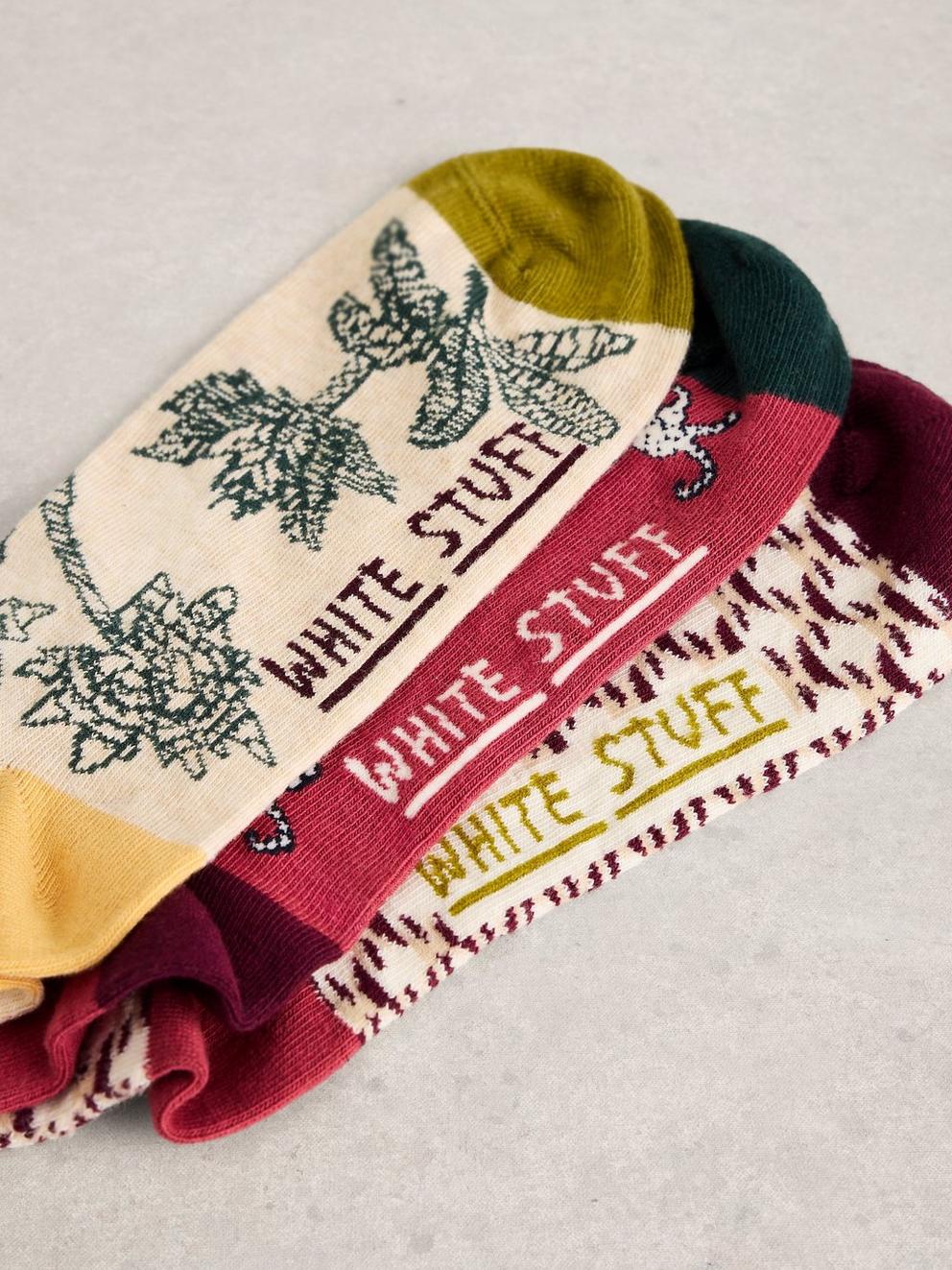 3PK Safari Print Trainer Socks in RED MLT - FLAT DETAIL